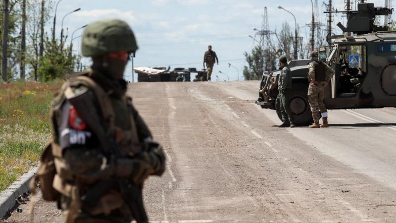 “Важко розрізнити, де бруд, а де тіло”. Як волонтери ризикують життям, щоб урятувати інших