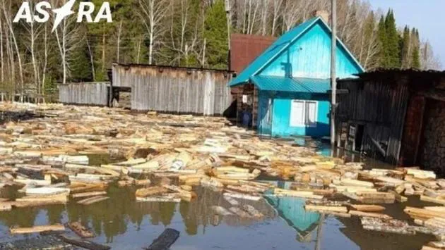 У Росії прорвало ще одну дамбу: затоплені сотні будинків, триває евакуація