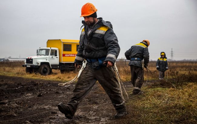 По всій Україні сьогодні можуть запровадити графіки відключення світла: названо піковий час