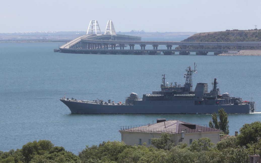 Окупанти запускають залізницю, яка стане заміною Кримського мосту: чи врятує це їх