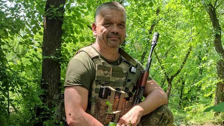 Переніс 13 операцій: реабілітація воїна з Тернопільщини, який втратив ноги на війні