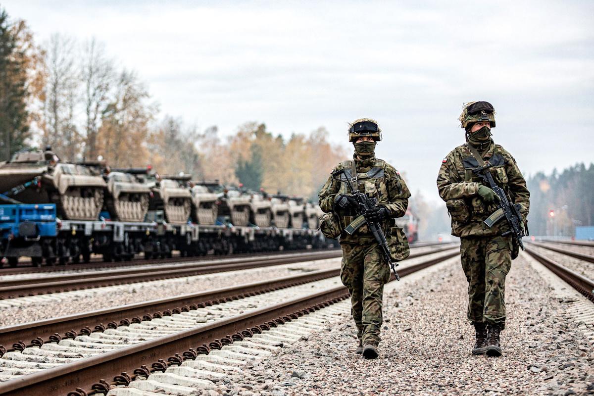 Іспанія розгорнула біля кордонів України найбільшу міжнародну військову місію