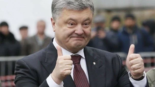 Порошенко вимагає від нардепів «Євросолідарності» відпочивати на курортах Європи «непомітно», – блогер Іванов