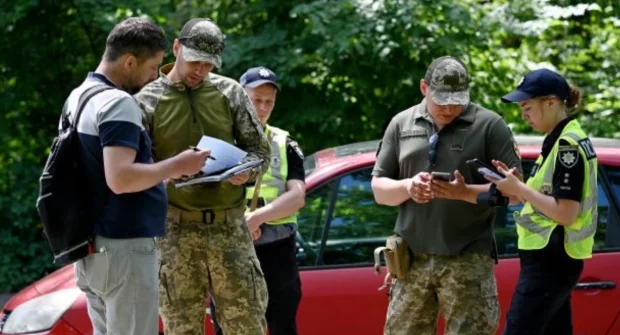 Комунальники масово втрачають бронювання від мобілізації: замість тепла і світла – ТЦК